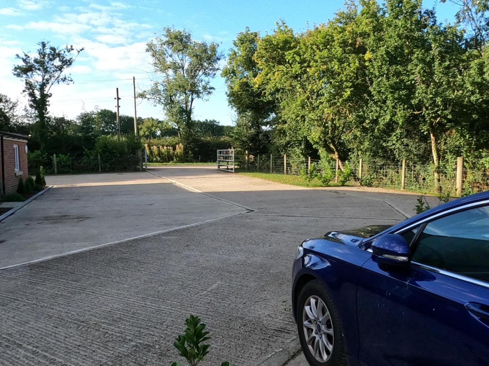 Two Birds Weekly Stay Malmesbury Exterior photo