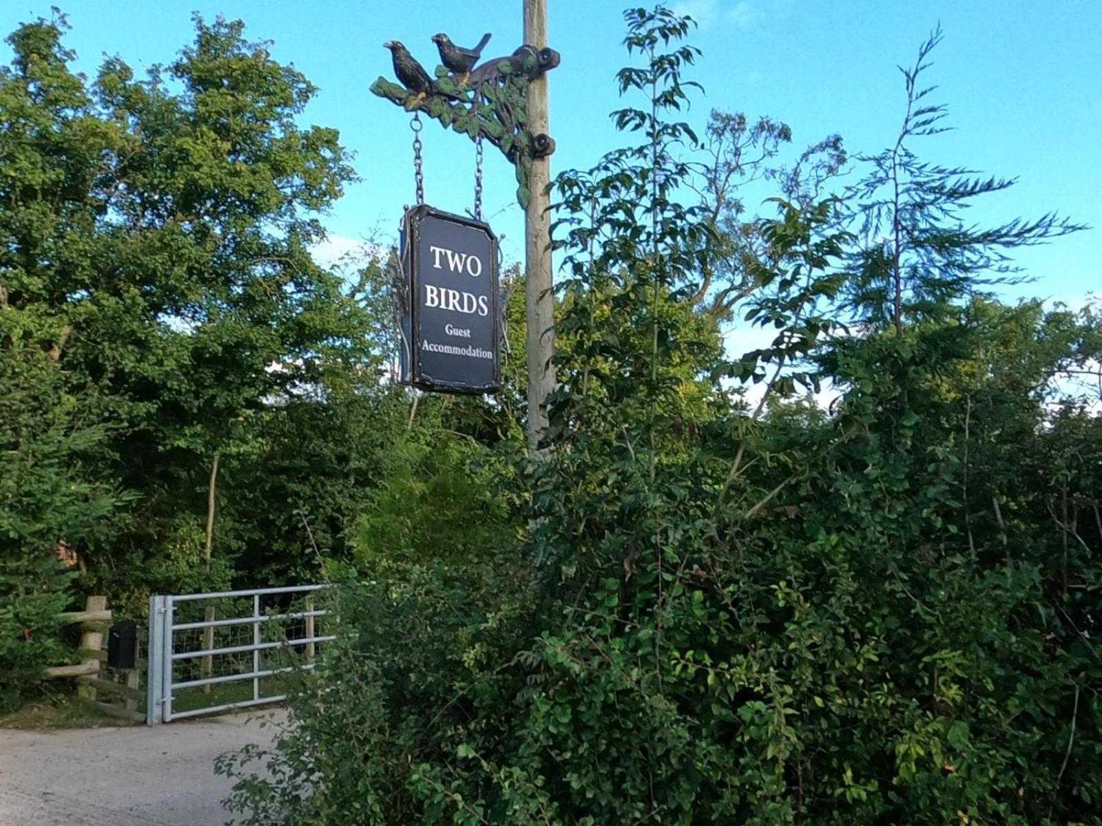 Two Birds Weekly Stay Malmesbury Exterior photo